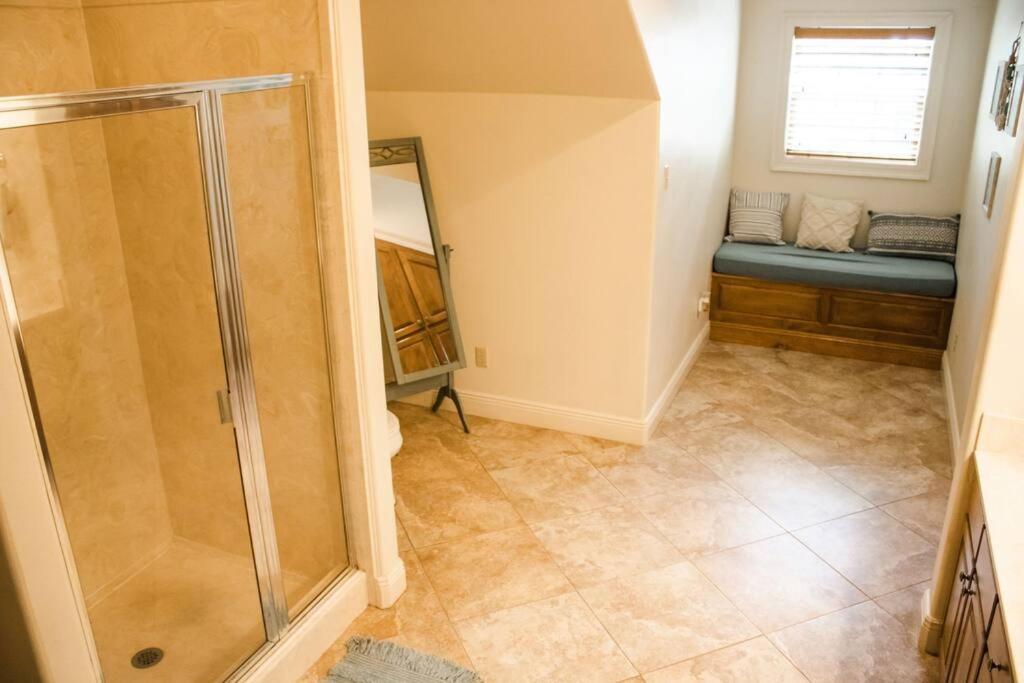 Pet Friendly Tranquil Cottage With Fire-Pit And Seasonal Hot Tub Sept-March Minutes To Beaches ドーフィン・アイランド エクステリア 写真