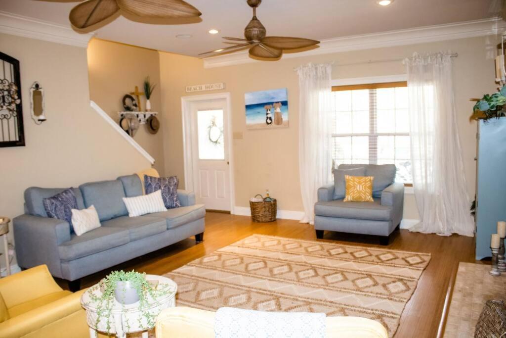 Pet Friendly Tranquil Cottage With Fire-Pit And Seasonal Hot Tub Sept-March Minutes To Beaches ドーフィン・アイランド エクステリア 写真
