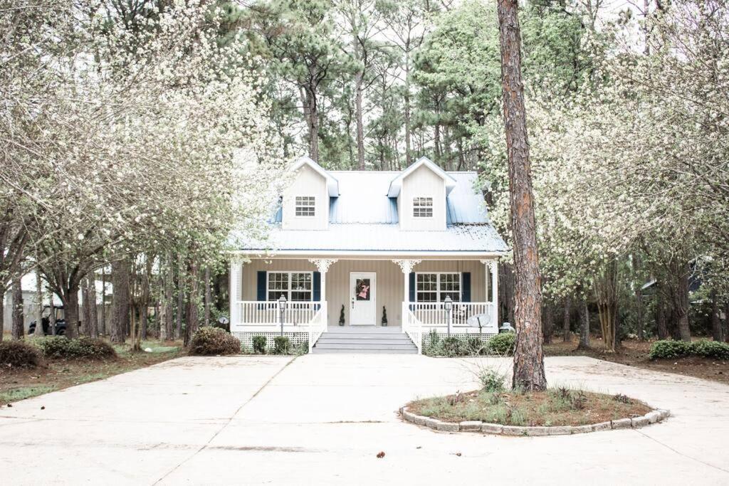 Pet Friendly Tranquil Cottage With Fire-Pit And Seasonal Hot Tub Sept-March Minutes To Beaches ドーフィン・アイランド エクステリア 写真