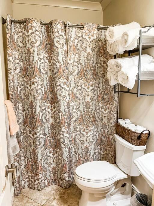 Pet Friendly Tranquil Cottage With Fire-Pit And Seasonal Hot Tub Sept-March Minutes To Beaches ドーフィン・アイランド エクステリア 写真