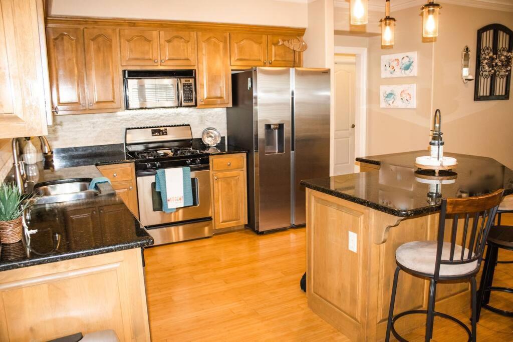 Pet Friendly Tranquil Cottage With Fire-Pit And Seasonal Hot Tub Sept-March Minutes To Beaches ドーフィン・アイランド エクステリア 写真